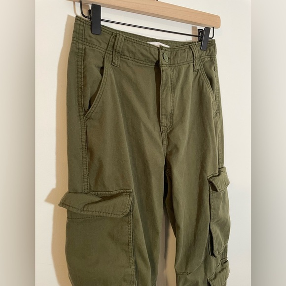 Bershka Cargo Pants Wide Leg Drawstring Olive Green Size 4 Utility Y2K - Picture 3 of 8